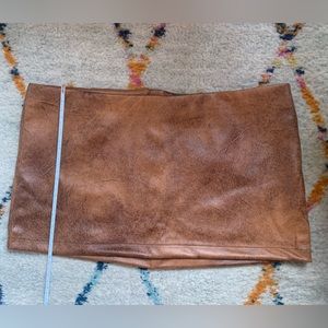 Fuax leather mini skirt
